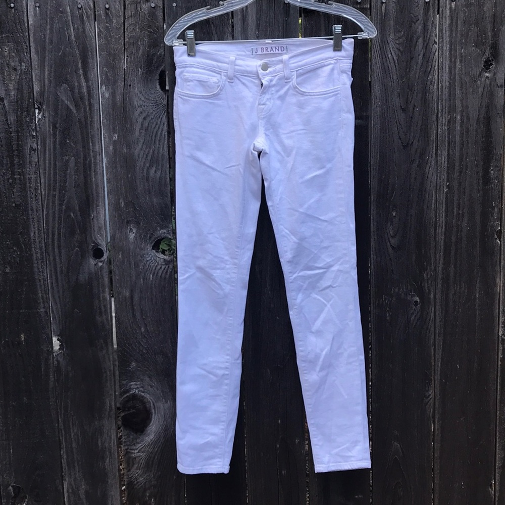 ✨Size 23 Like New J Brand White Skinny Jeans✨